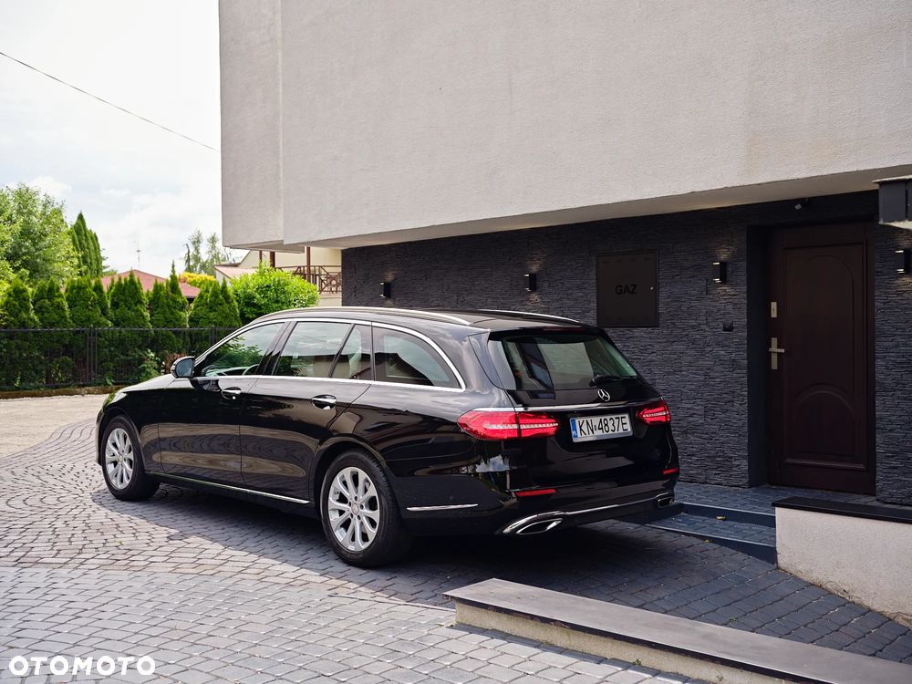 Mercedes-Benz Klasa E 220 d 9G-TRONIC - 4