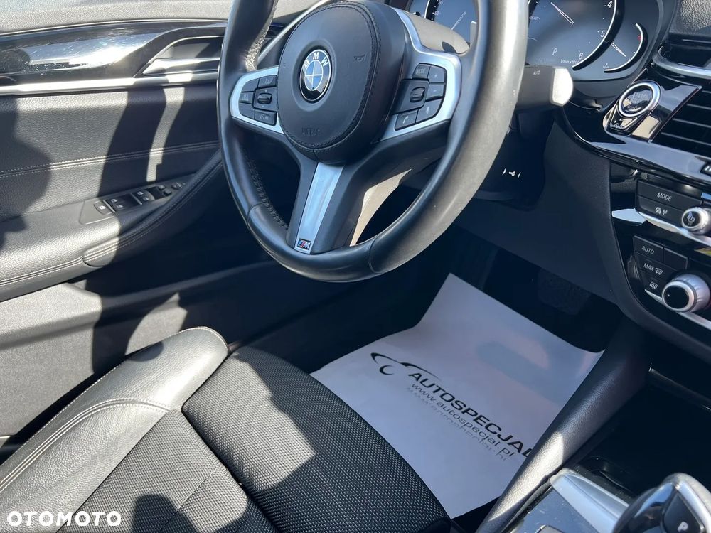BMW Seria 5 520d Sport Line - 23