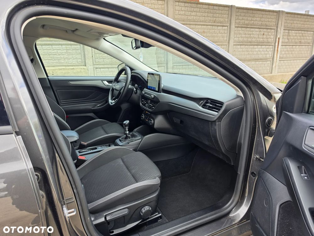 Ford Focus SW 1.0 EcoBoost S&S COOL&CONNECT - 11