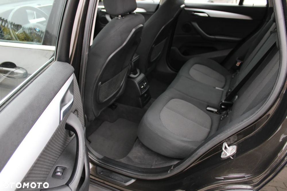 BMW X1 sDrive18d Advantage - 34