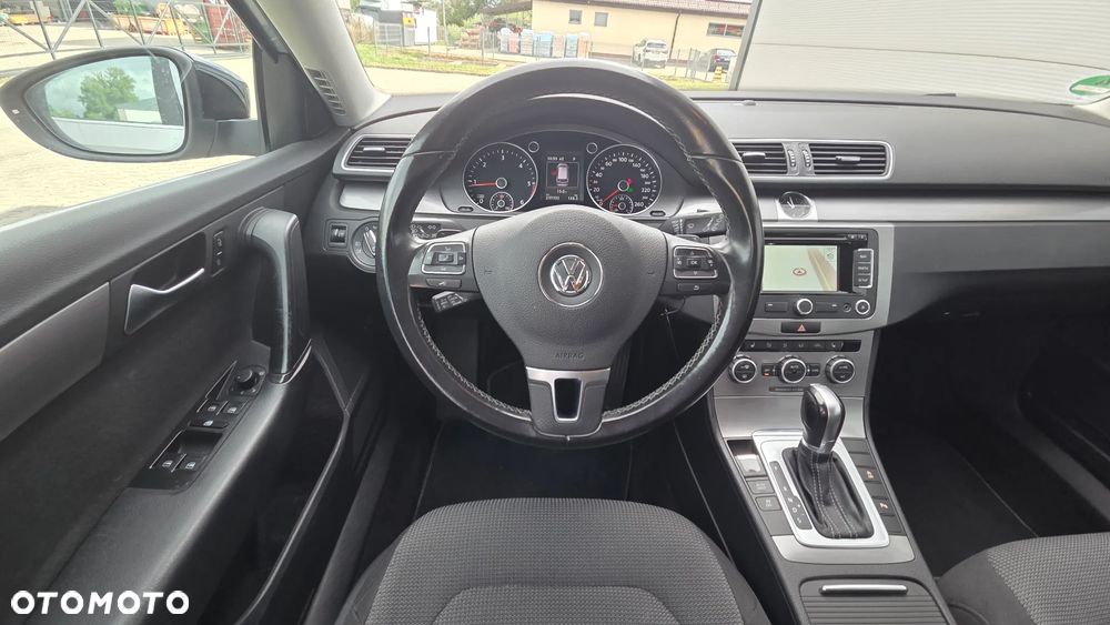 Volkswagen Passat Variant 2.0 TDI Comfortline DSG - 16