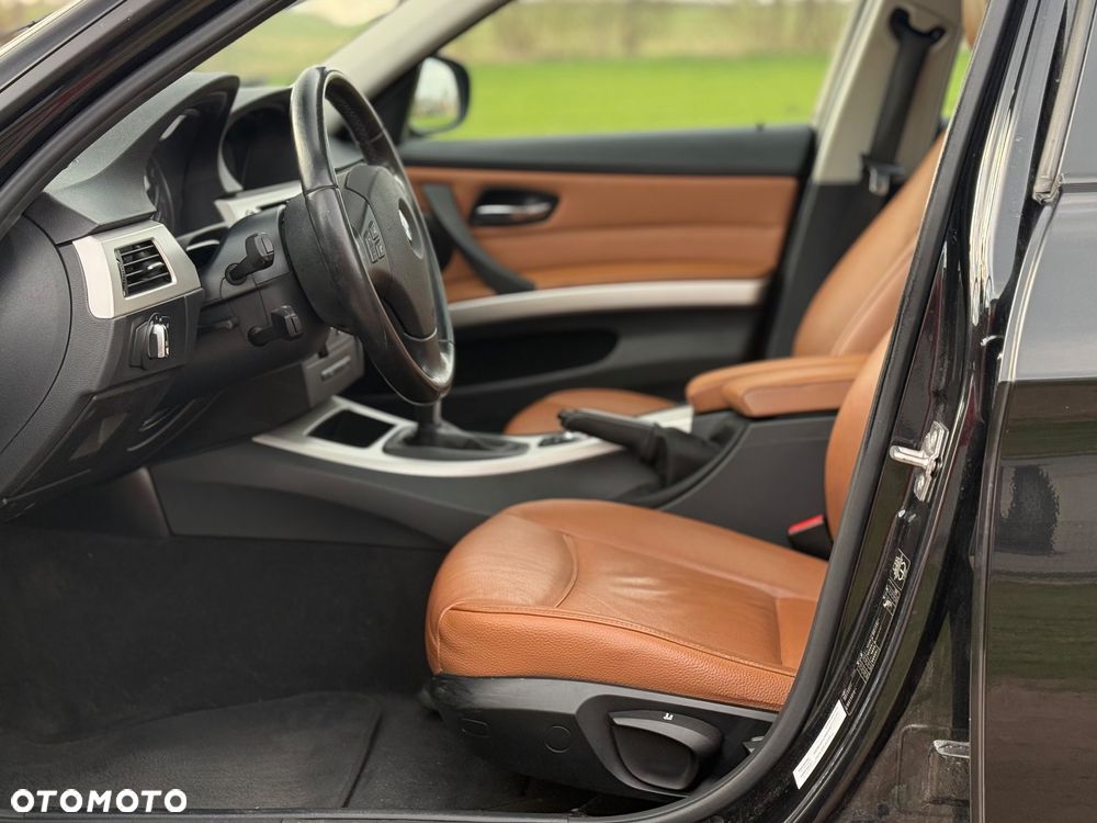 BMW Seria 3 318d DPF - 24