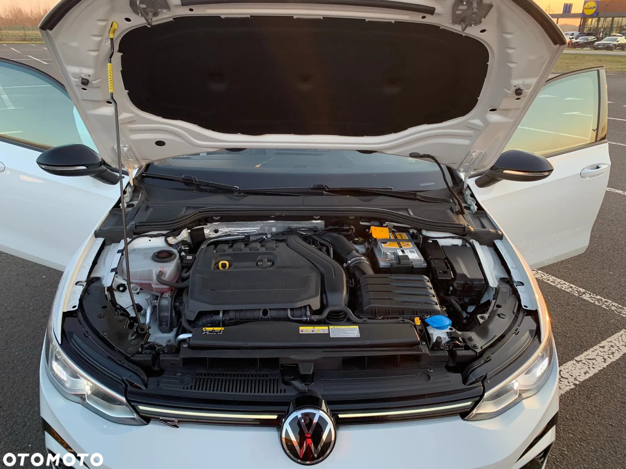Volkswagen Golf VIII 1.5 TSI EVO R-Line - 9