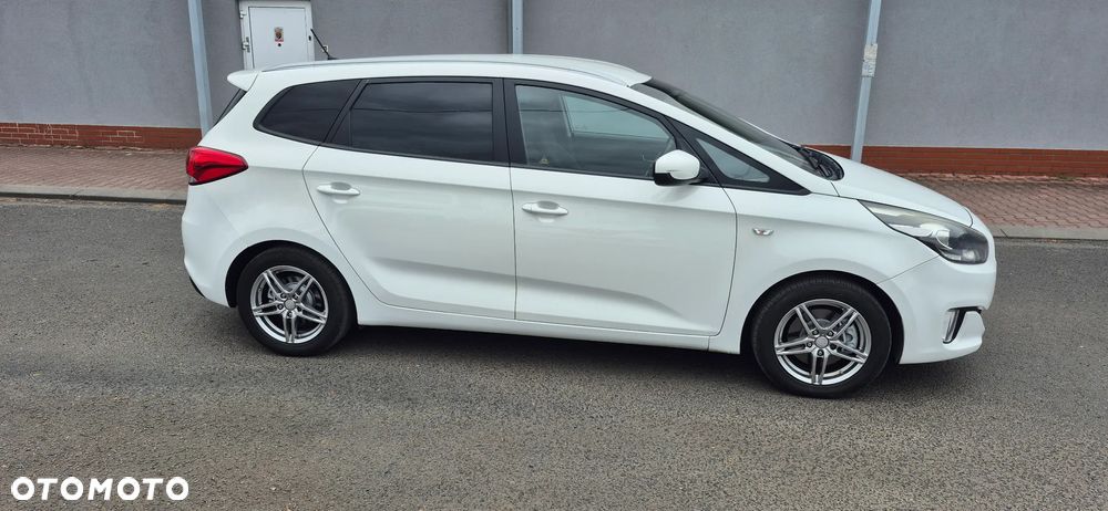 Kia Carens 1.7 CRDi 115 Dream Team Edition - 4