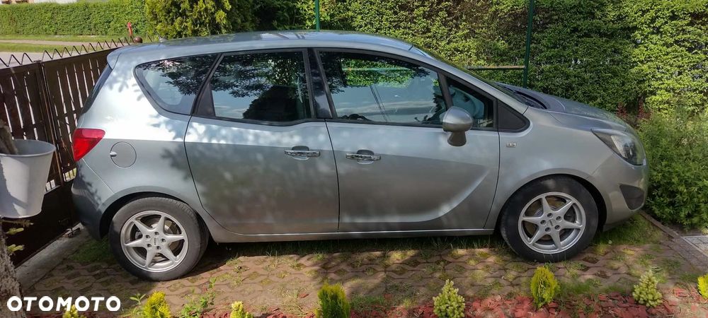 Opel Meriva - 10