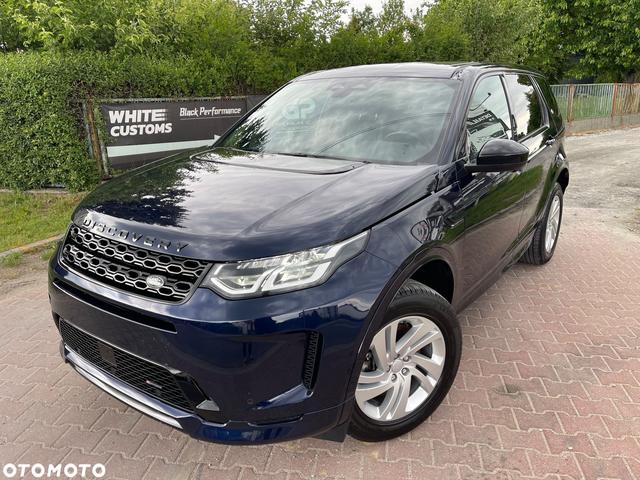 Land Rover Discovery Sport D165 FWD R-Dynamic SE - 1
