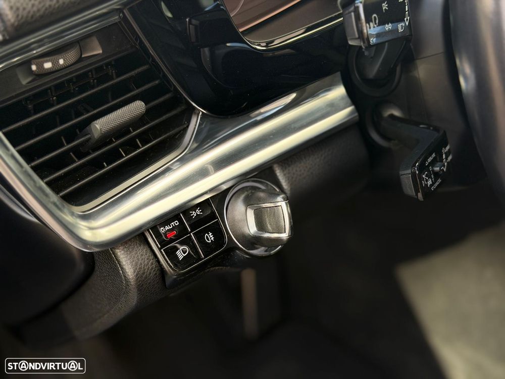 Porsche Panamera 4 E-Hybrid - 22