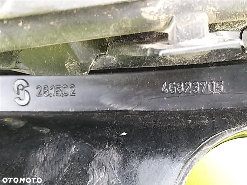 Lampa prawa tylna tył Fiat Stilo 2001-2007 46823805 3 DRZWI ORYGINAŁ EUROPA - 4