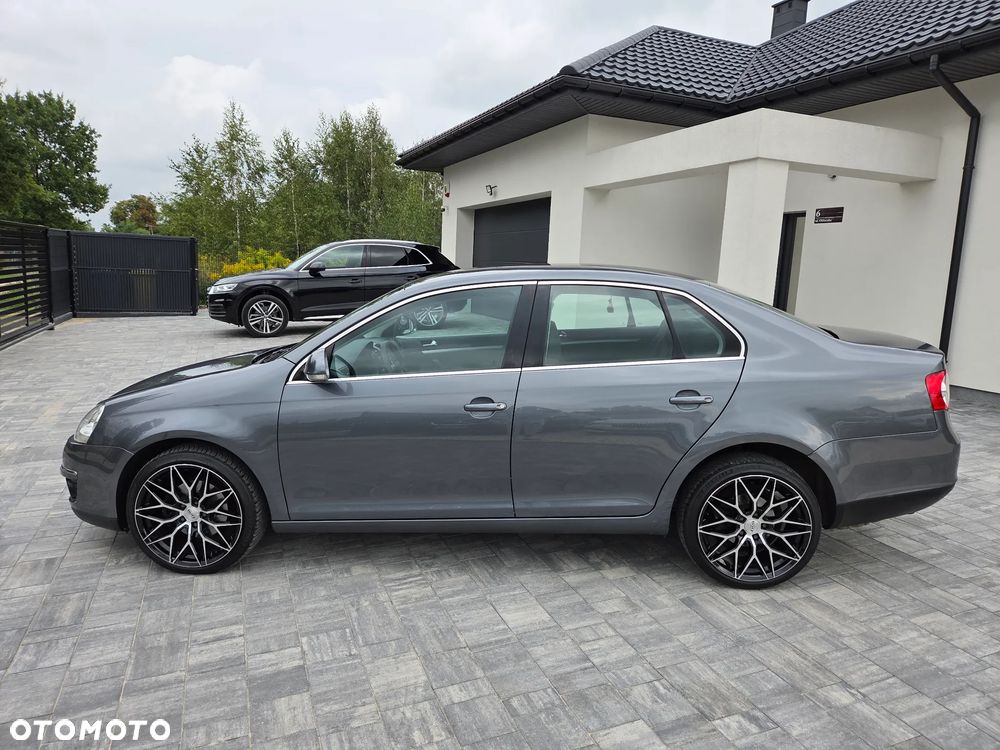 Volkswagen Jetta 2.0 FSI Comfortline - 15