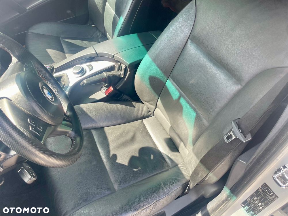 BMW Seria 5 525i - 28