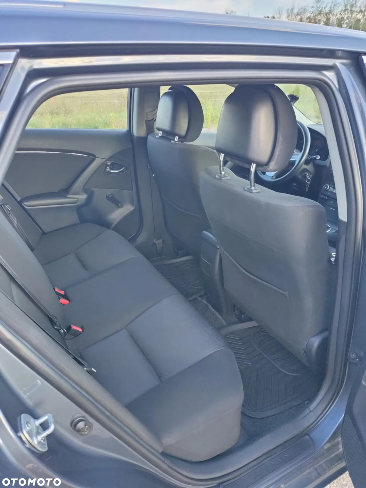Toyota Avensis - 16