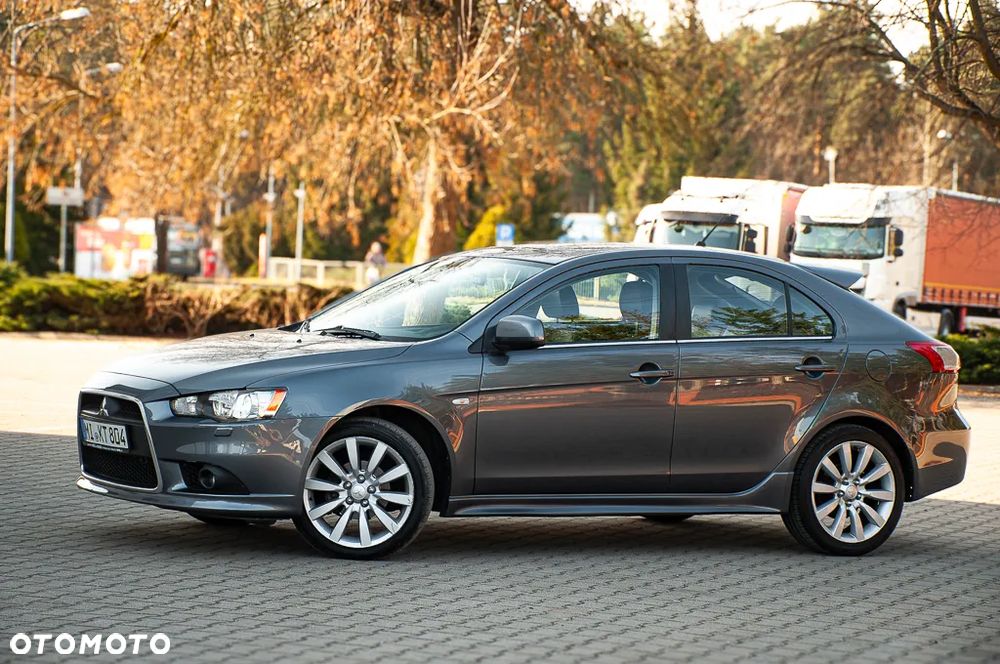 Mitsubishi Lancer 1.8 CVT Intense - 28