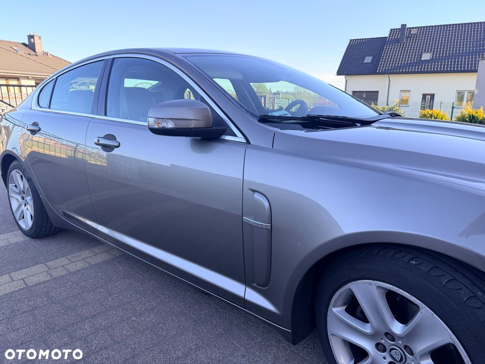 Jaguar XF 2.7 V6 Premium Luxury - 15