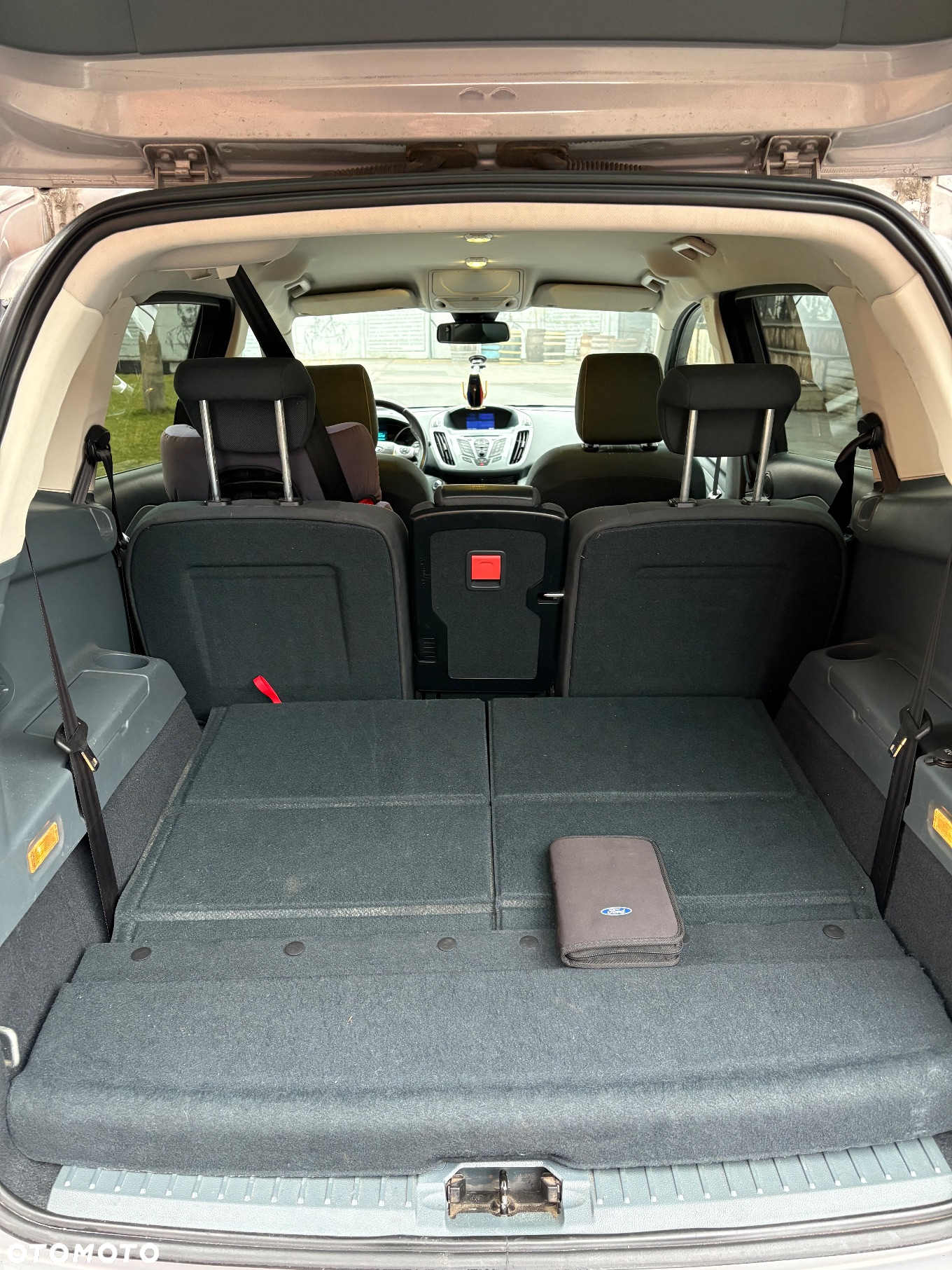 Ford Grand C-MAX - 24