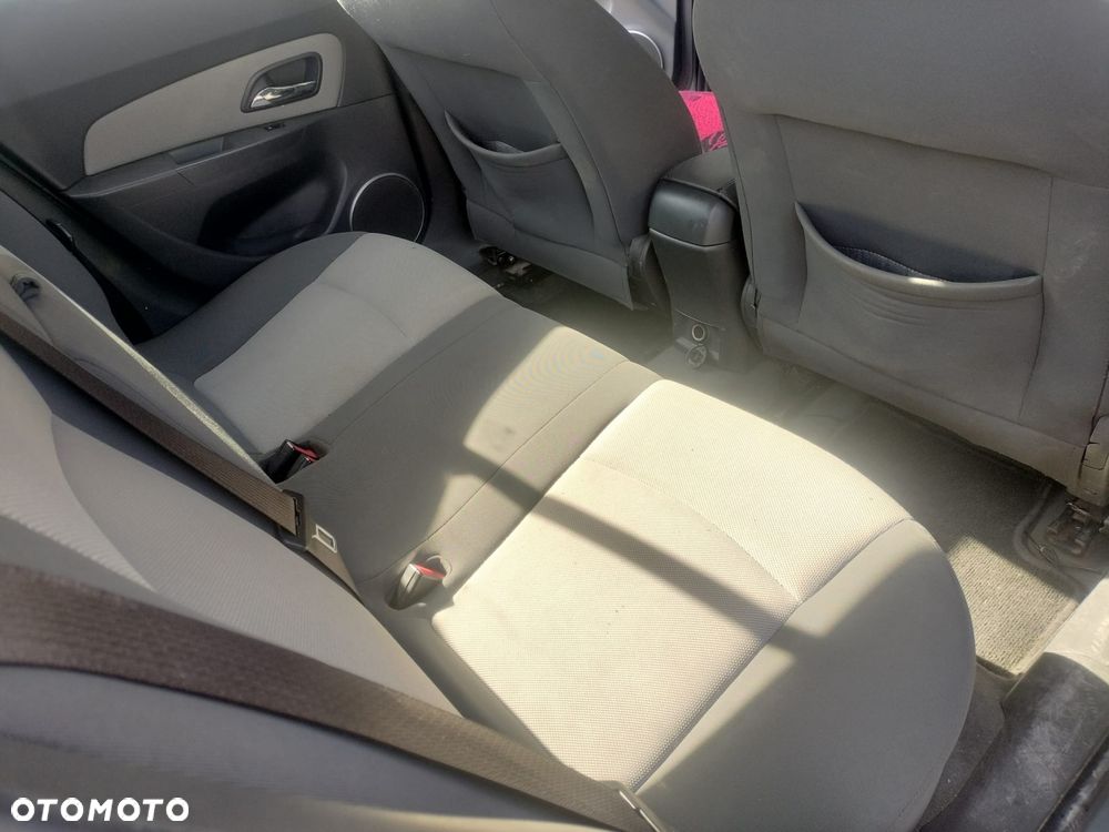 Chevrolet Cruze - 15