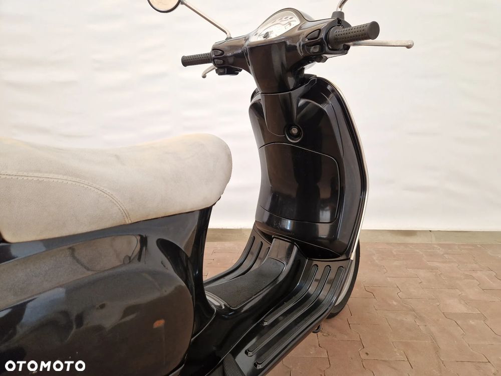 Piaggio Vespa - 22