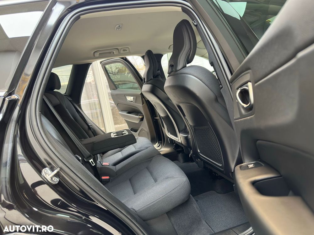 Volvo XC 60 B4 D AWD Geartronic Momentum Pro - 10