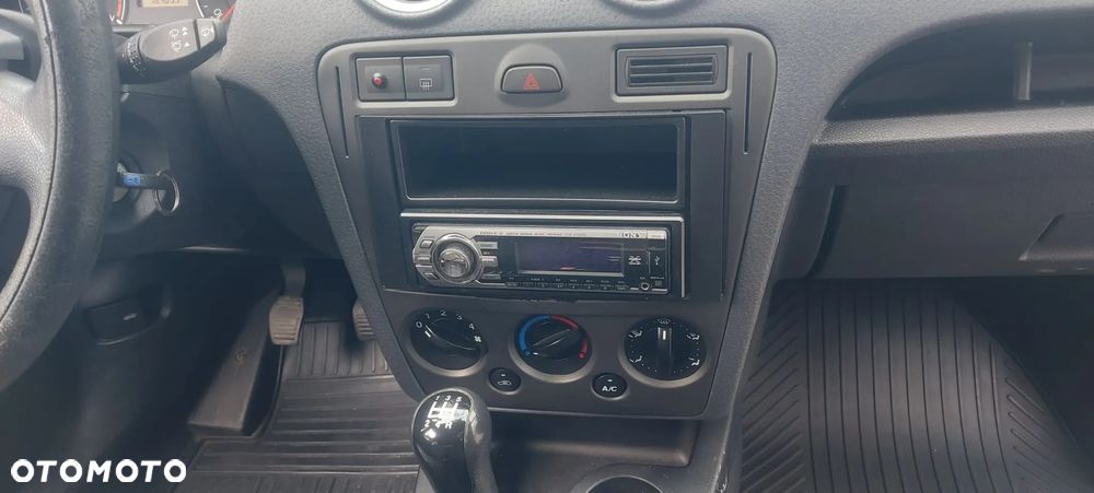 Ford Fusion 1.4 Trend - 19