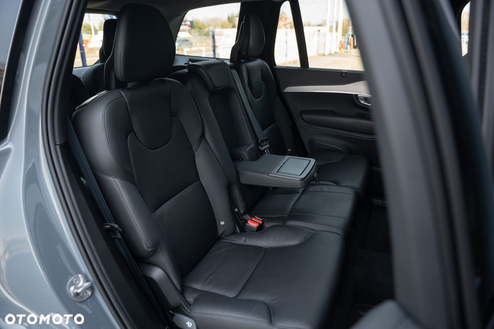 Volvo XC 90 B5 D AWD Ultimate Dark - 36