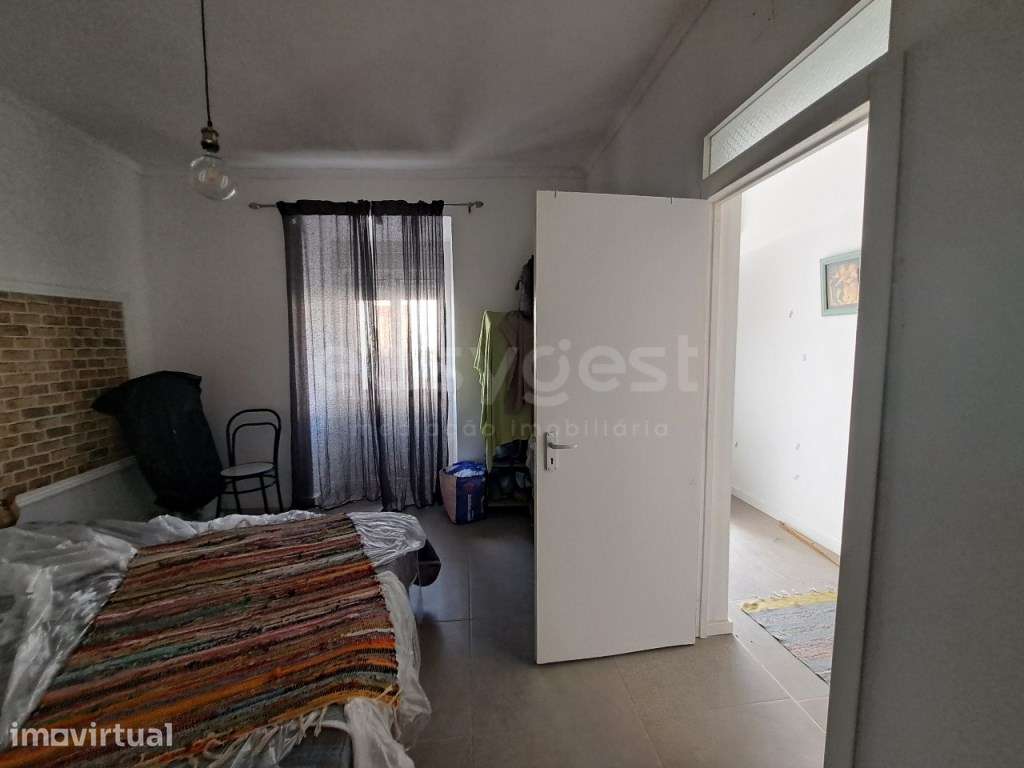 Moradia com Comércio e Habitação no Centro de Entradas - Castro Verde - Grande imagem: 2/49
