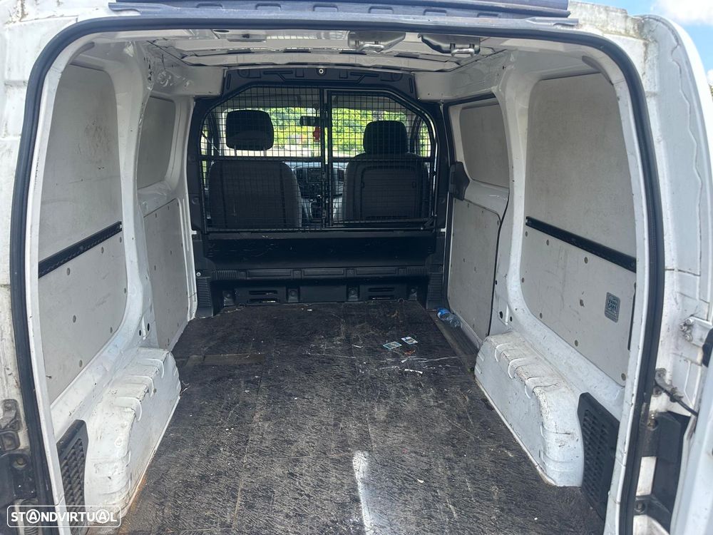 Nissan NV200 - 11