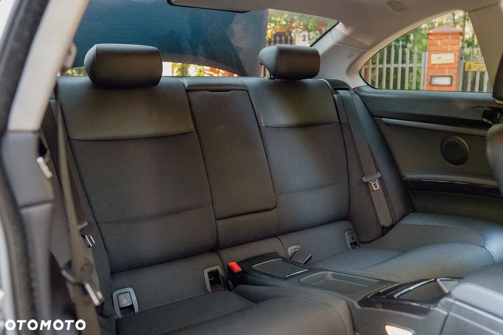 BMW Seria 3 325i - 19