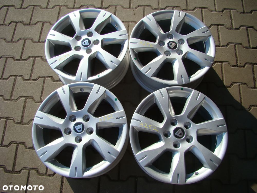 a252 5x114,3 Dacia Duster 7Jx17 niemontowane - 1