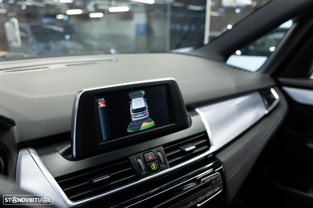BMW 218 Gran Tourer d 7L Pack M - 13