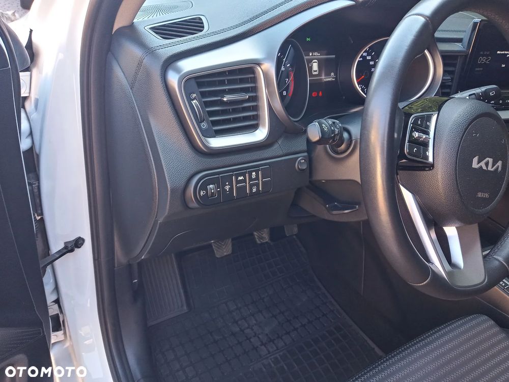 Kia Ceed 1.5 T-GDI M - 14