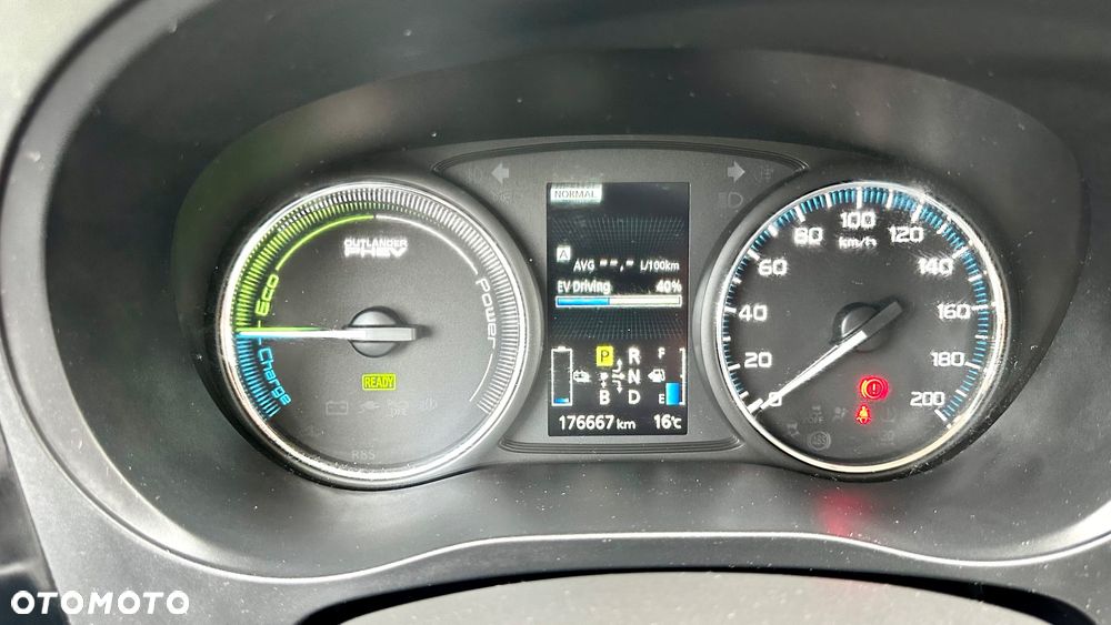 Mitsubishi Outlander 2.0 4WD - 33