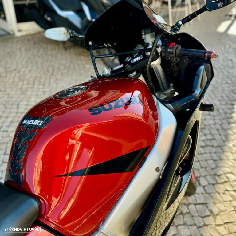 Suzuki GSX-R 600 SRAD - 18