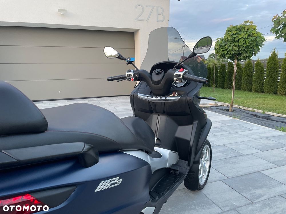 Piaggio MP-3 - 12