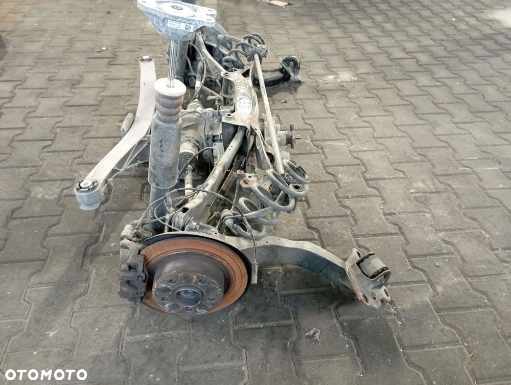 BMW F46 2.2 CDI ZAWIESZENIE TYŁ TYLNE OŚ AUTOMAT - 3