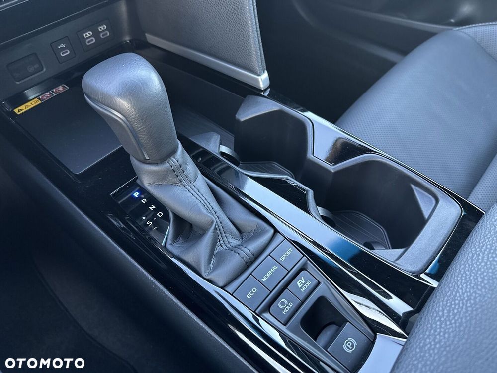 Toyota Camry - 26