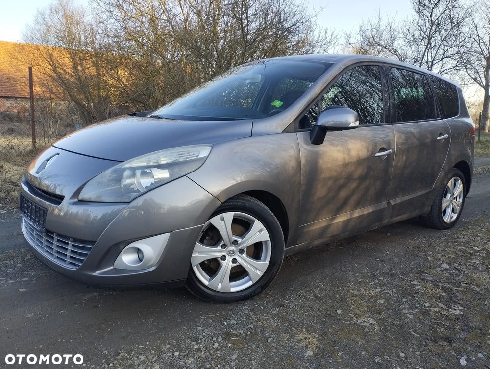 Renault Grand Scenic - 1