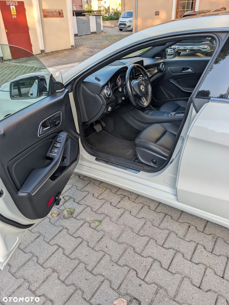 Mercedes-Benz CLA 250 7G-DCT Sport - 18