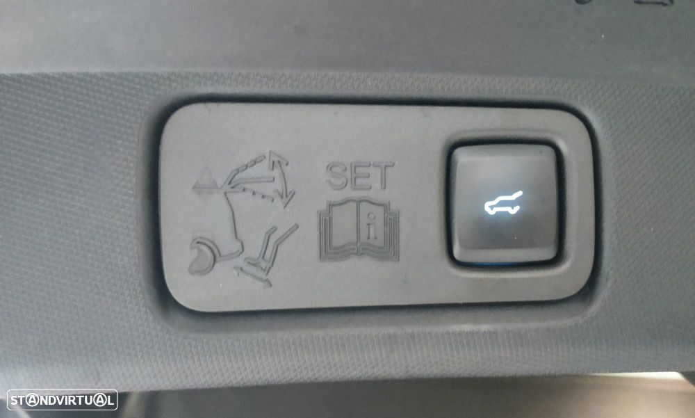 Ford Mustang Mach-E Alargada - 23