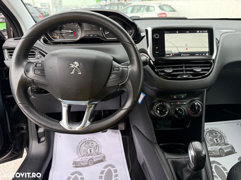 Peugeot 208 PureTech 82 Stop & Start Signature - 15