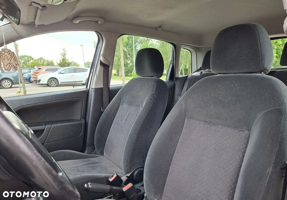 Ford Fiesta - 20