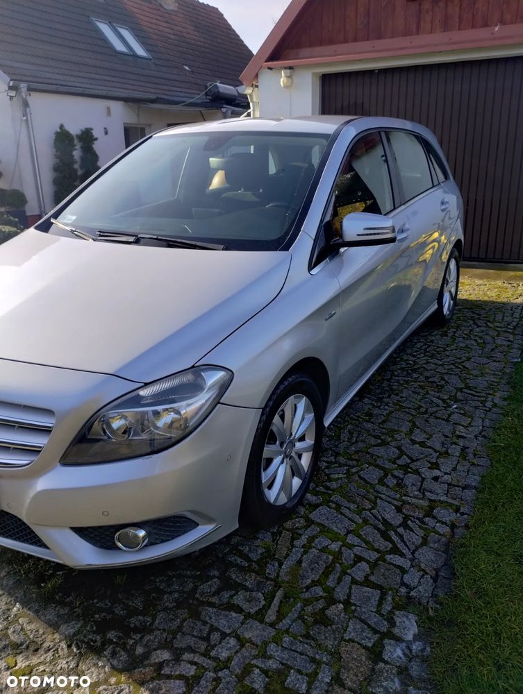 Mercedes-Benz Klasa B 180 CDI (BlueEFFICIENCY) 7G-DCT - 2