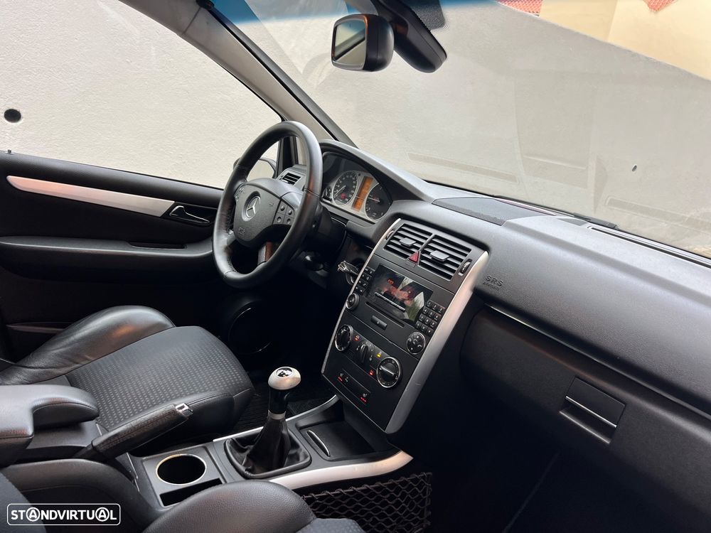 Mercedes-Benz B 200 CDI - 28
