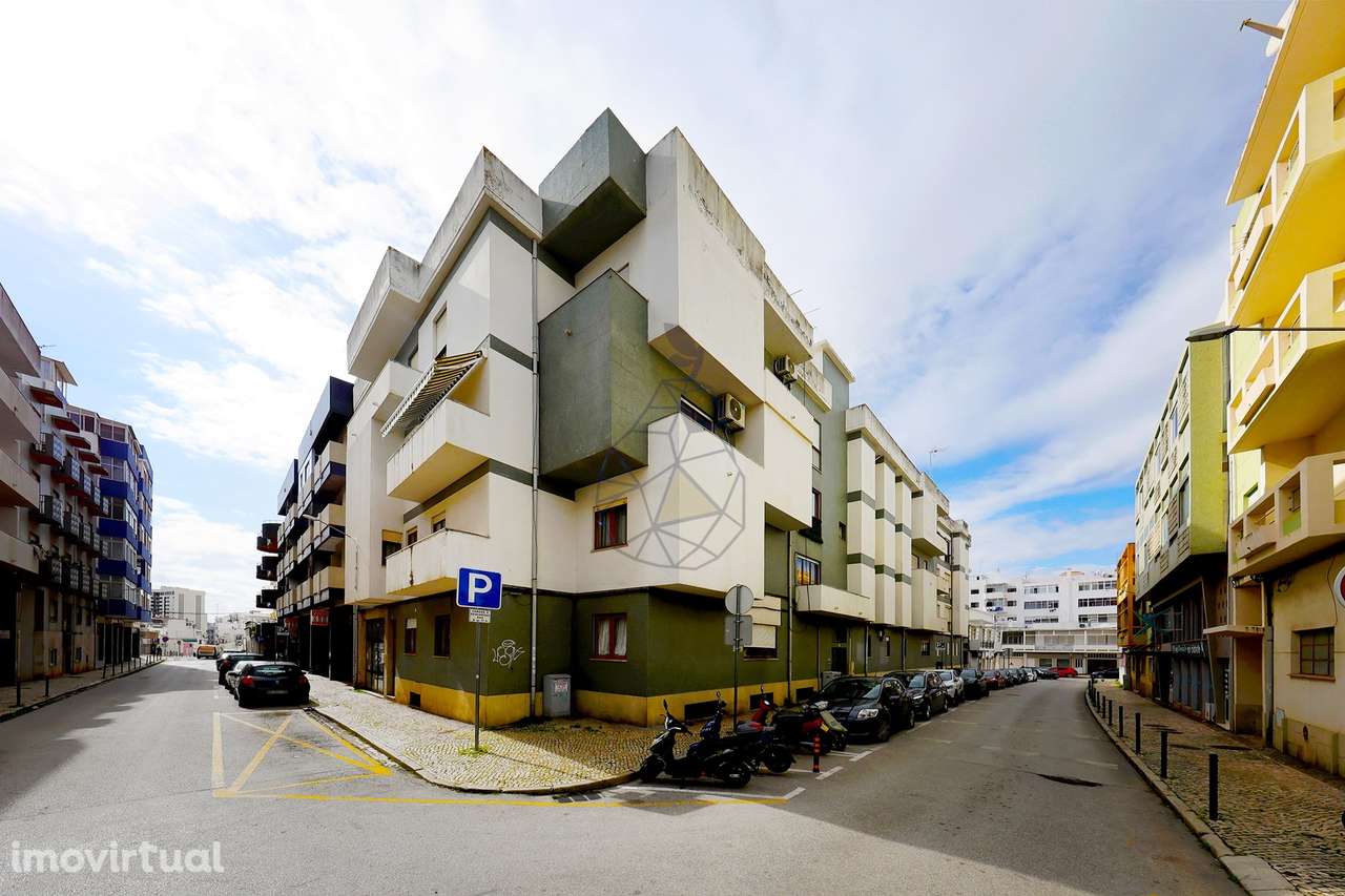 Apartamento T4 Remodelado no Coração de Portimão - Grande imagem: 2/47