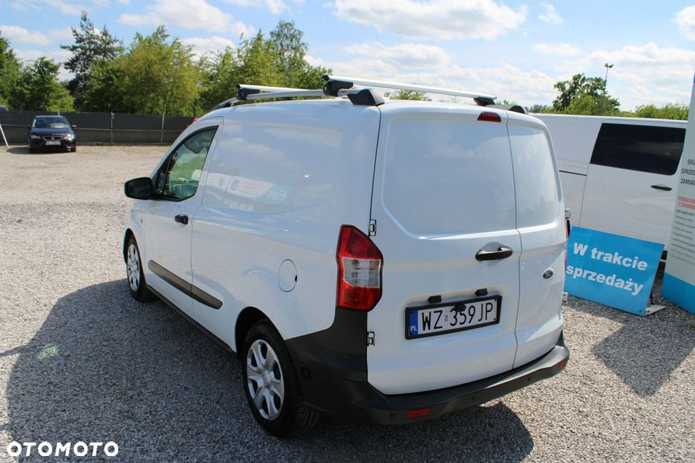 Ford Transit Courier - 8
