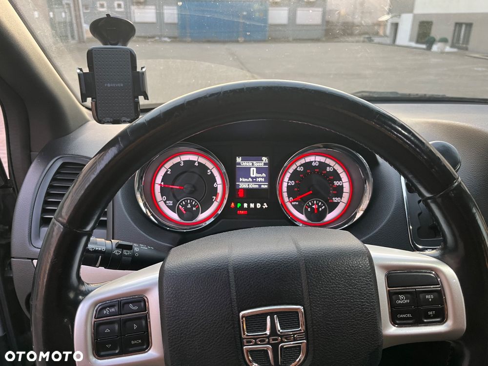 Dodge Grand Caravan 3.6 R/T - 8