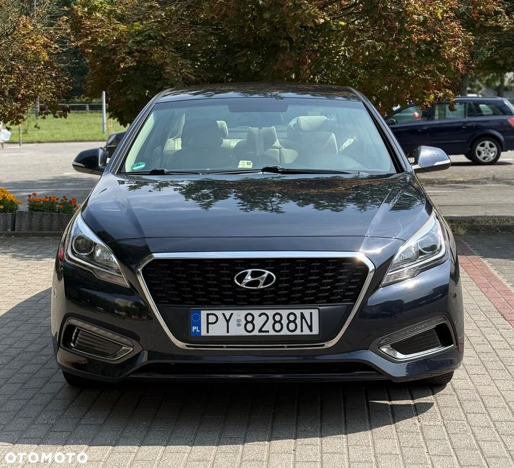 Hyundai Sonata - 2