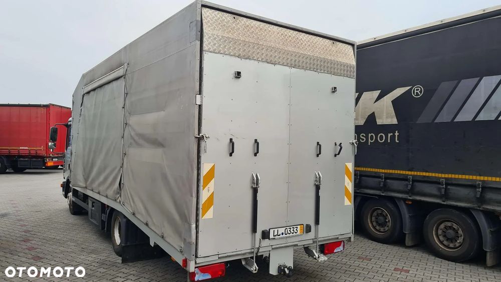 MAN TGL 12.240 4X2 BL - 32