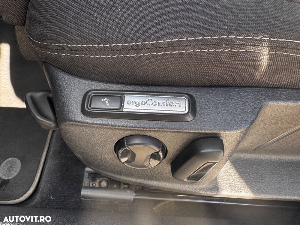 Volkswagen Passat 2.0 TDI Comfortline - 22
