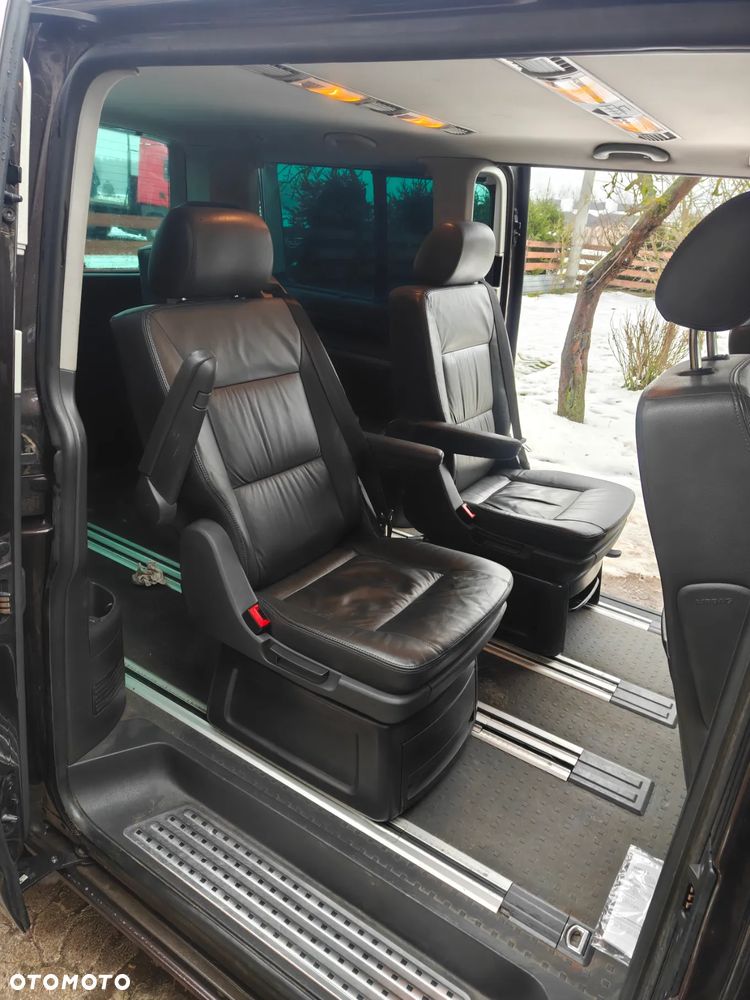 Volkswagen Multivan - 11