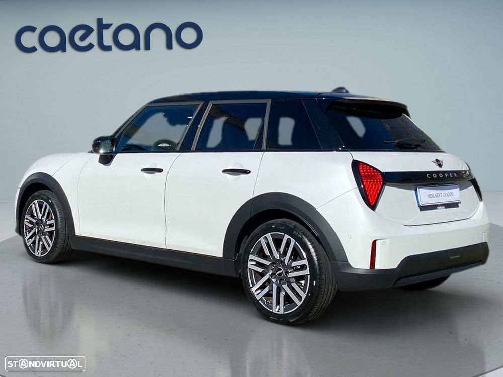 MINI 5 Portas Cooper Classic Auto - 23