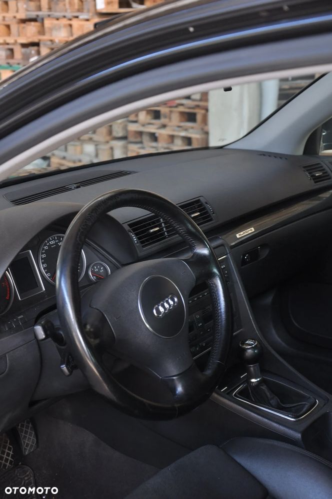 Audi A4 Limousine 1.8 T quattro - 14